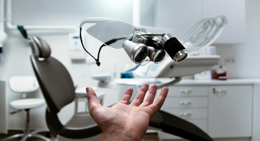 Knowing When to See an Optician: A Guide to Eye Health